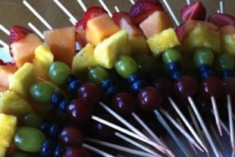 receta de brochetas de fruta