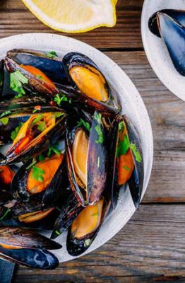 la mejor manera de limpiar los mejillones antes de cocinarlos