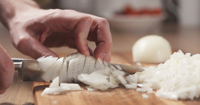 como cocinar con cebolla cruda