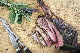 como cortar la carne de caza para cocinar